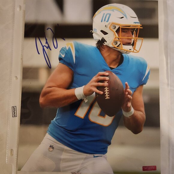 Justin Herbert signed 8x10 Photo w/COA (Los Angeles Chargers)